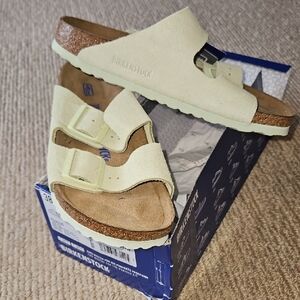 NEW In Box Birkenstock Light Green Suede Arizona BS Sandals EU38